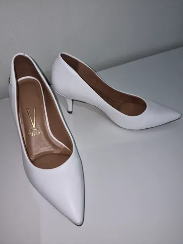 Sapato Scarpin Vizzano Branco - Salto Baixo Médio / Bico Fino - Tamanho 36