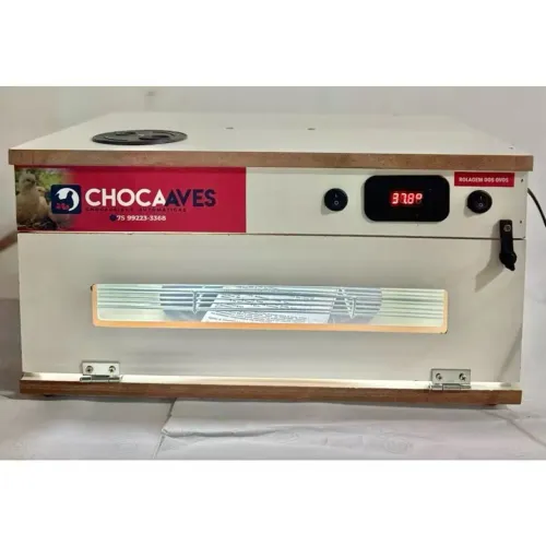 Chocadeira automática, 70 ovos, com ovoscópio.