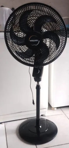 VENDO UM VENTILADOR MALLORY DE COLUNA DE 40 CM SEMI-NOVO 