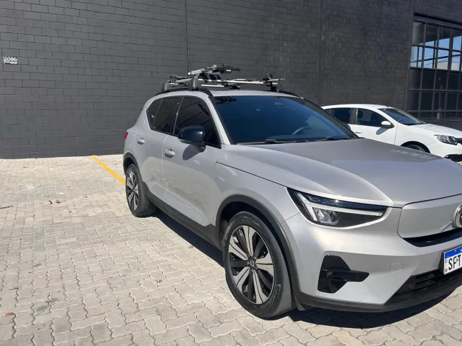 Volvo XC40 Recharge Plus (elétrico) 2023