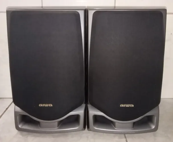 Caixas de som Aiwa usadas 