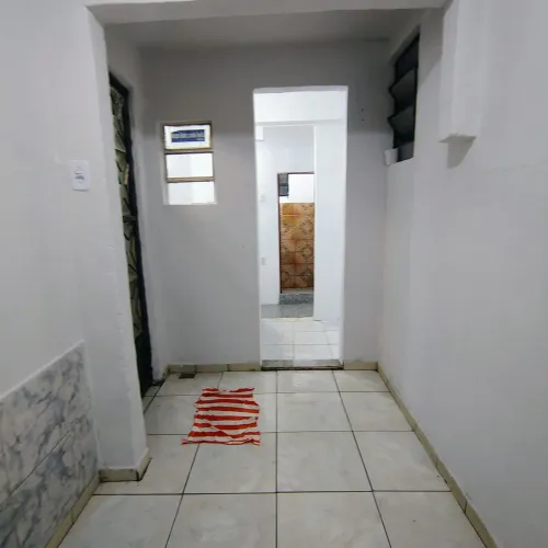 Alugo quitinete de vila