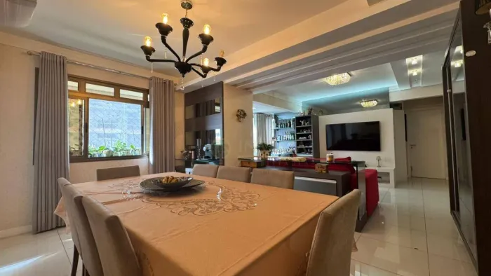 Apartamento com 3 quartos à venda em Florianópolis/SC.