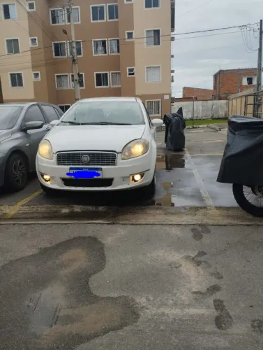 Fiat Linea Absolute 1.9/1.8 Flex Dualogic 4P 2012