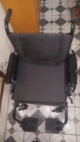 Cadeira de rodas nova sem uso precinho pra hoje