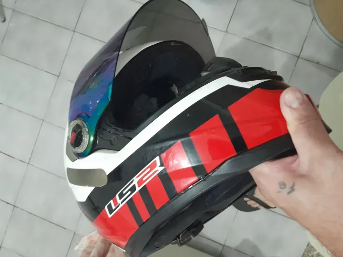 Capacete