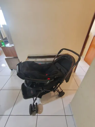 Carrinho de bebê + bebê conforto Cosco kids na caixa