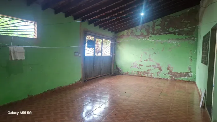 Vendo casa simples com preço de terreno.