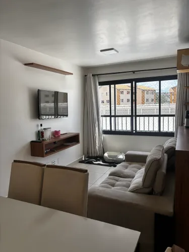 Alugo apartamento 02 quartos c/ suíte - Bairro Goiá