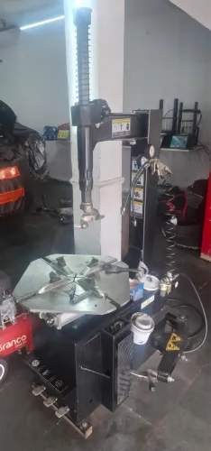 Desmontadora de Pneus