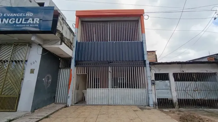 Vendo na Sacramenta Casa Duplex Ampla-