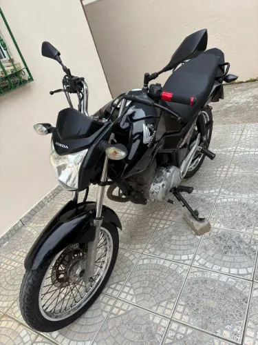 Vendo Honda CG 150 Fan, ano 2015. Moto íntegra, muito bem cuidada e pronta para uso!!