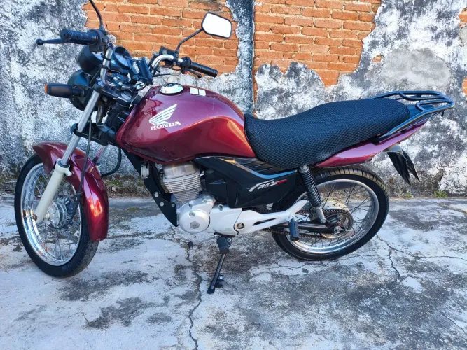 Fan 150 2012 em dias