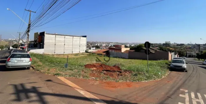 Industrias Leves - Terreno Comercial