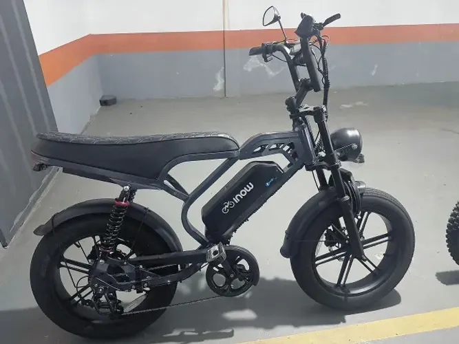 Bike elétrica INOW V40 Pro preta - Apenas 643 km