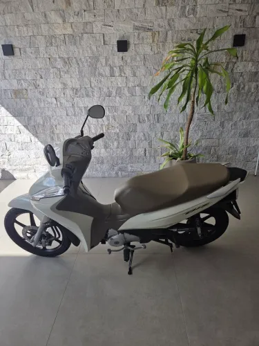 Honda biz impecável