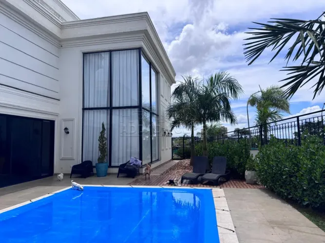 Casa Condomínio Alphaville, 3 dormitórios sendo 3 suítes, completa em armários e ar condic