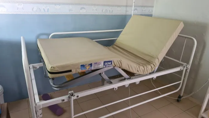 Cama Hospital Seminova