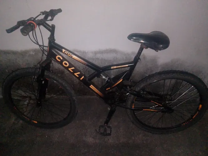 Vende-se uma bicicleta da Colli