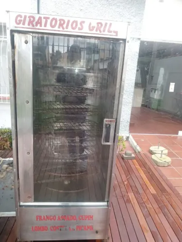 Máquina de frango parcelo no cartão de crédito em 3x