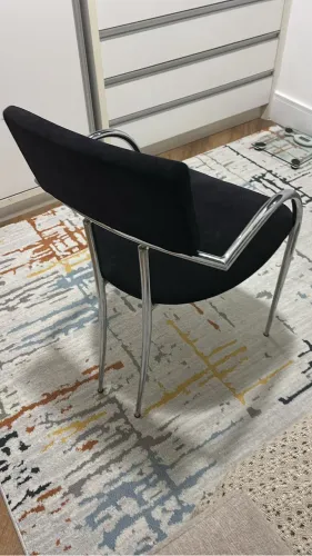 Cadeira estilo com aço inox polido