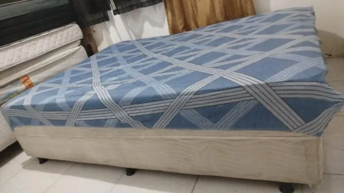 Cama box casal, em molas , entrega grátis