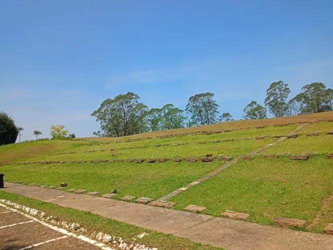 Jazigo com 3 Ossuários - Cemitério Parque das Garças ou Cemitério Parque ABC
