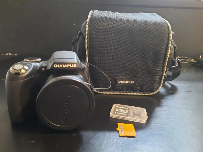Maquina Olympus SP 590UZ