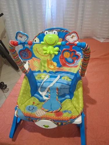 Vendo cadeira de balanço de bebê 