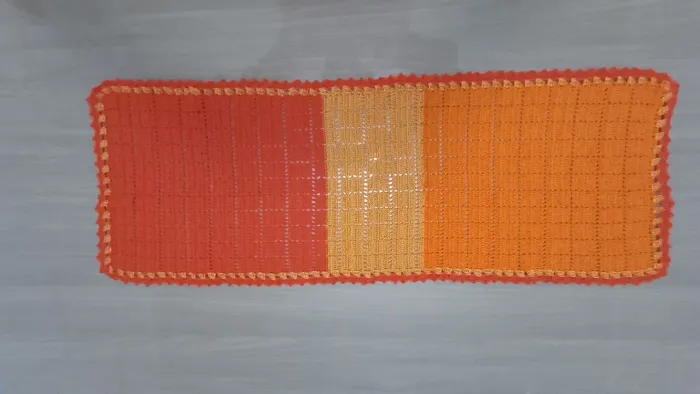Caminho de mesa de crochê 