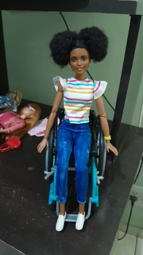 Barbie fashionista cadeira de rodas