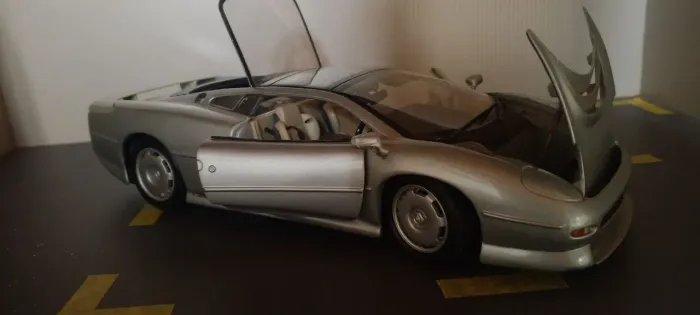 Jaguar xj220 Maisto