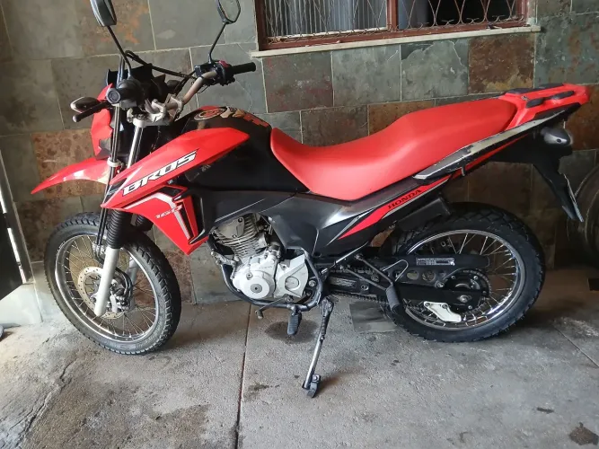 Bros 160 ano 2024