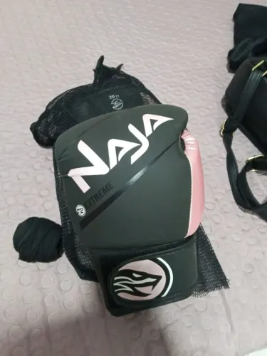 luva de boxe naja extreme 12 oz acompanha bandagem