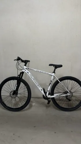 Bike Alfameq Makan Aro 29 Freio a Disco + Capacete e Luvas