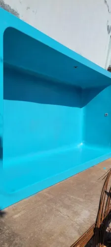 Piscina de Fibra 8.000 litros - frete por conta do comprador. Aceito proposta razoável!
