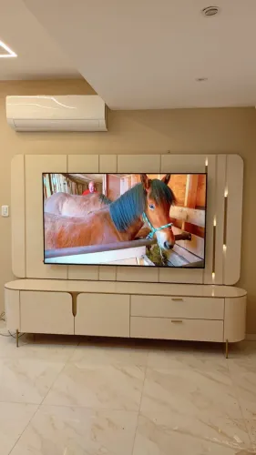 Rack com painel Celine DJ Móveis, ideal para TVs até 75 Polegadas - Entrega Imediata;