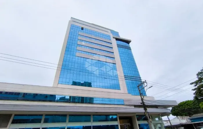 Sala comercial 43m² para alugar no bairro Estreito, em Florianópolis