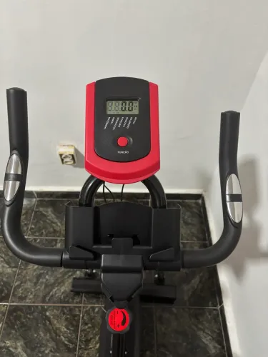 Vende se bicicleta ergométrica