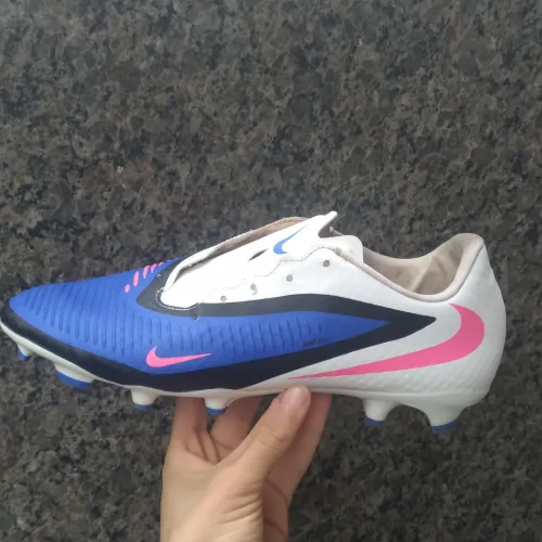 Chuteira Nike Phantom 6 Academy