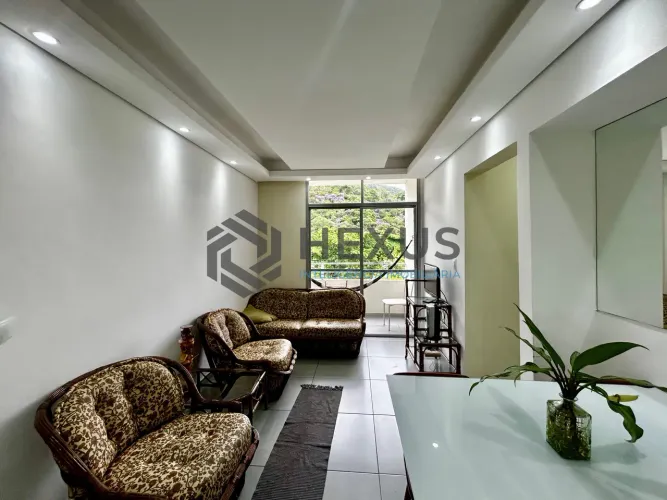 Apartamento com varanda e lazer na Praia da Enseada, Guaruja