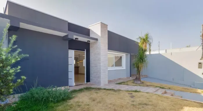 Casa Reformada no Boa Esperança com Piscina: 3 Quarto(s), sendo 1 Suíte, sala 2 Ambientes,