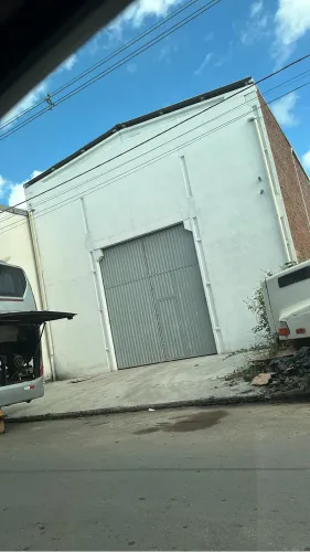 Alugo galpão novo próx do detran 