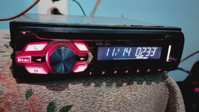 Som automotivo Pioneer com Bluetooth