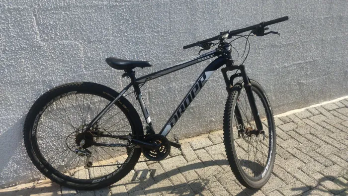 Bicicleta Aro 29, freio a disco, amortecedor