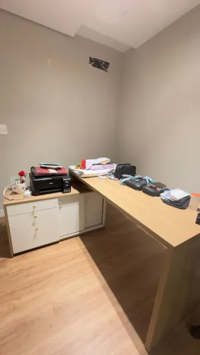 Mesa + cadeira giratória 