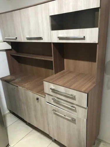 Armário de cozinha completo - grande e espaçoso