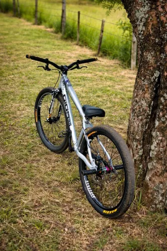 Gios 4Trix 2025 Titânio - PRO7 + Shimano MT200 - Muito Nova / Oportunidade