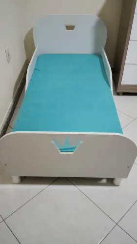 Cama infantil com colchão