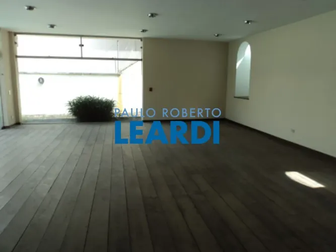 CASA ASSOBRADADA - JARDIM GUEDALA - SP
